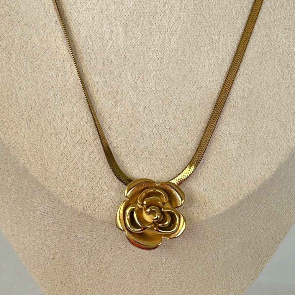 gold rose necklace